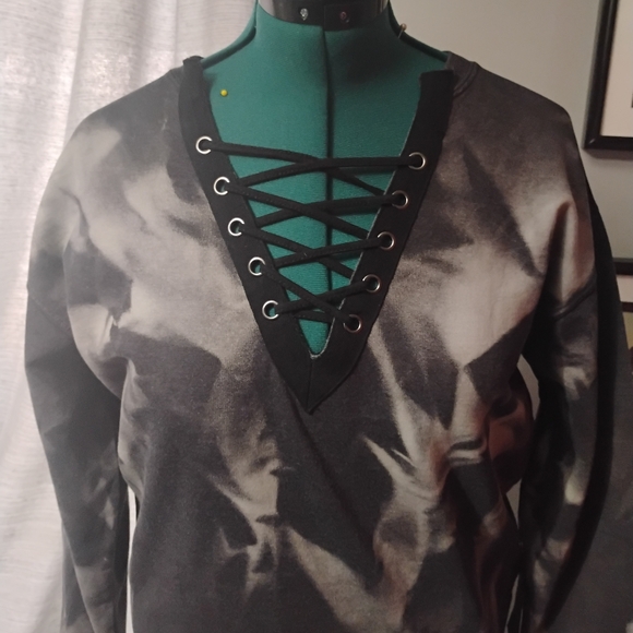 F21 Unique Tye Dye Lace Sweatshirt in Grey & Black, Sz XL - Picture 6 of 10